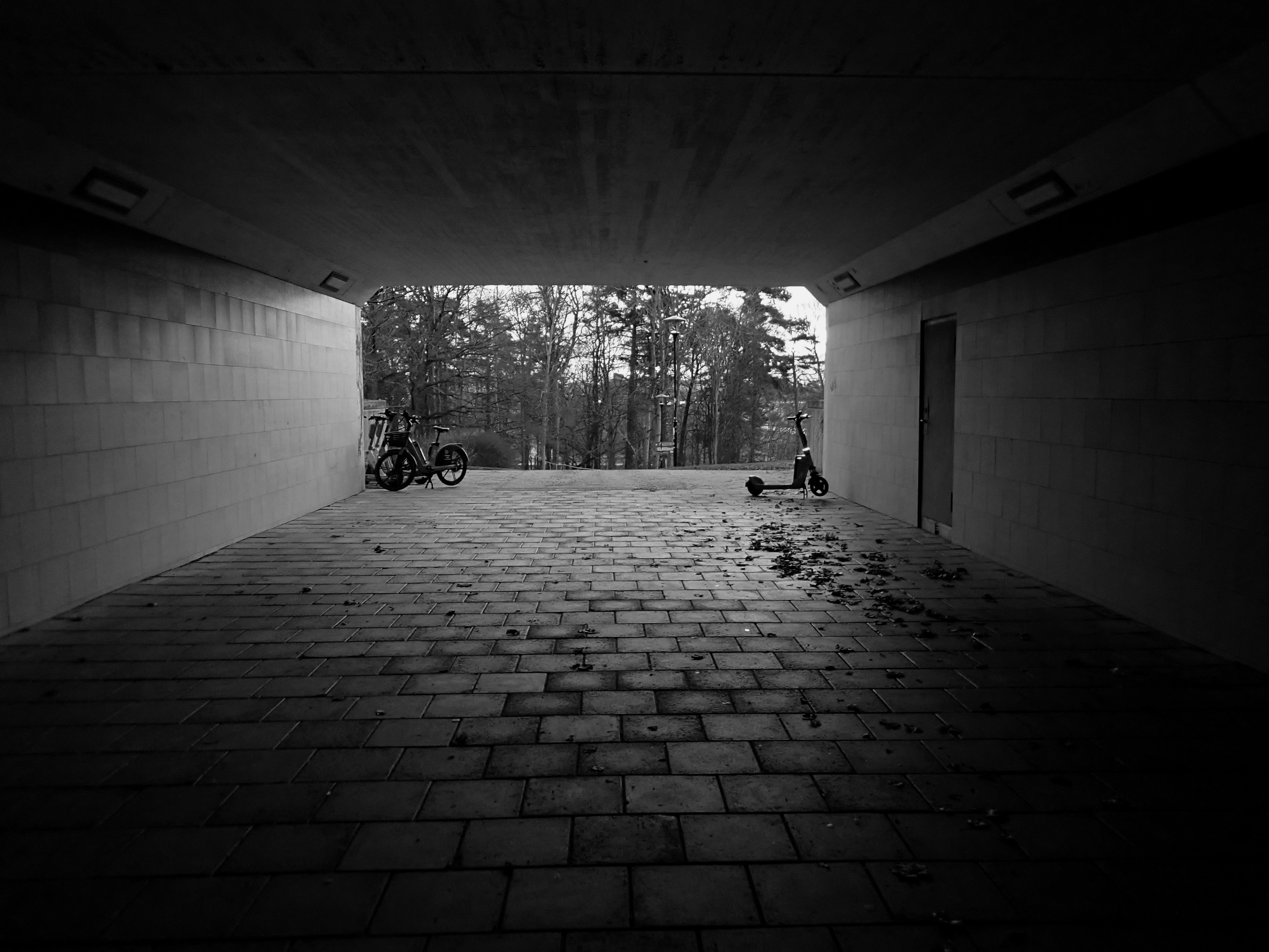 BW picture from inside a tunnel
