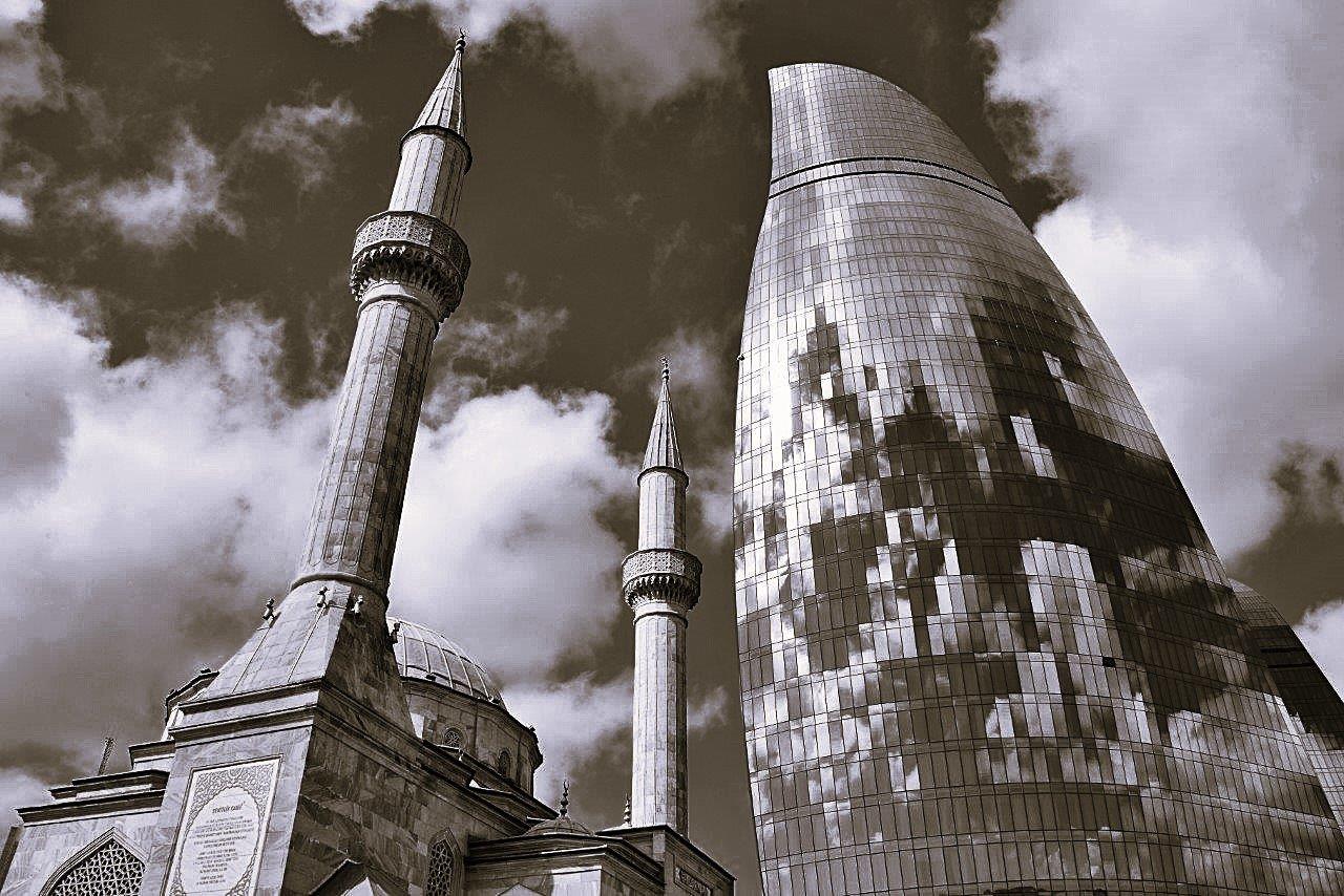 Mosque and modern office tower: tradition and modernity in Azerbaijan's capital Baku.
#myphoto Mosque and modern office tower: tradition and modernity in Azerbaijan's capital Baku.
#myphoto