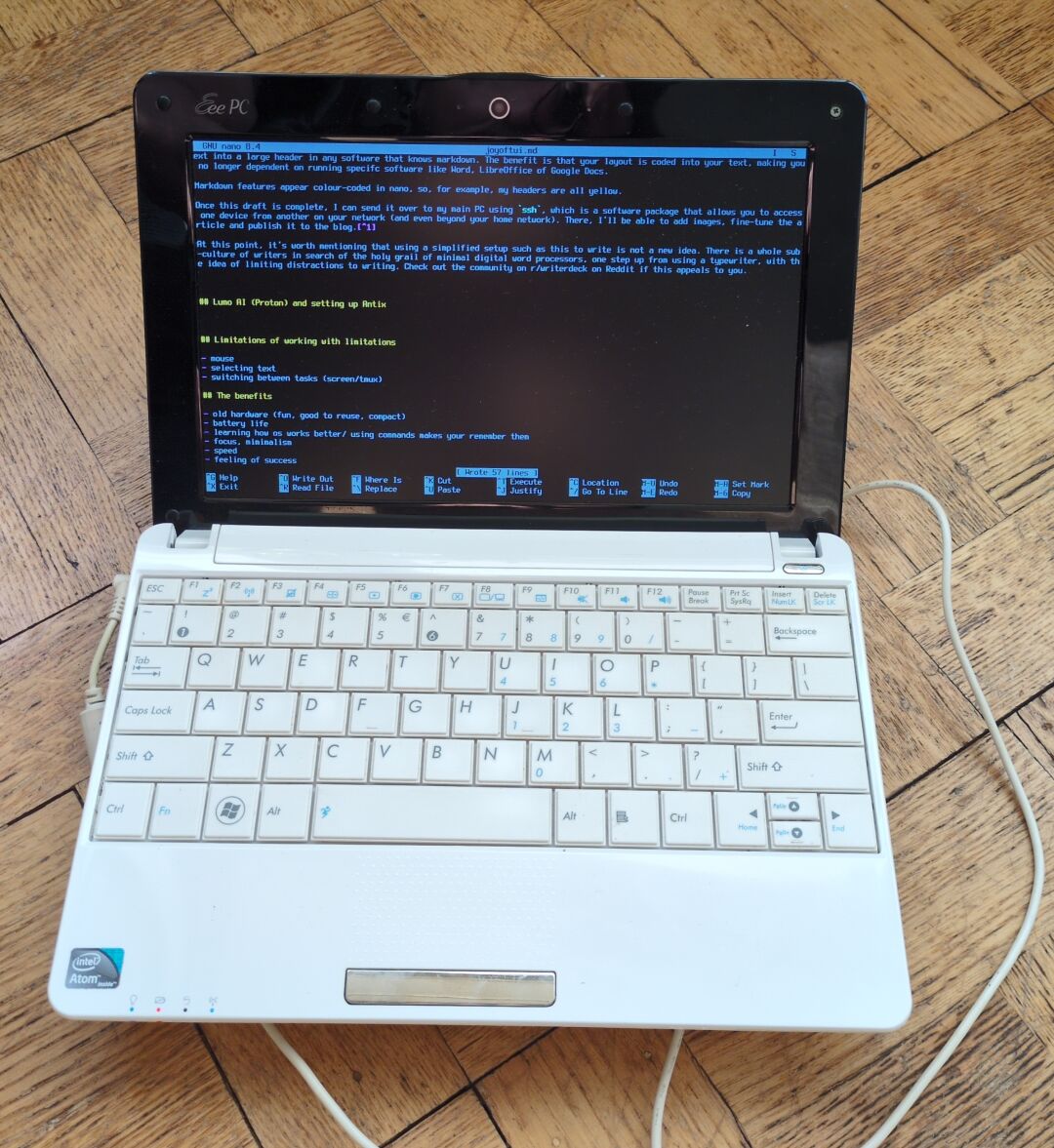 Asus EeePC with antiX Core Linux CLI