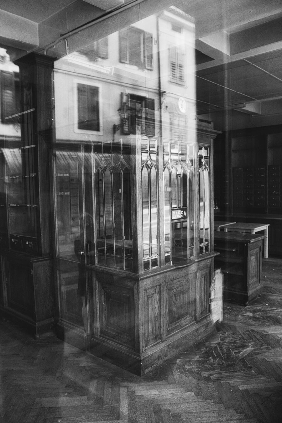 Empty old shop

#reflections #blackandwhitephotography #gorizia #friaul