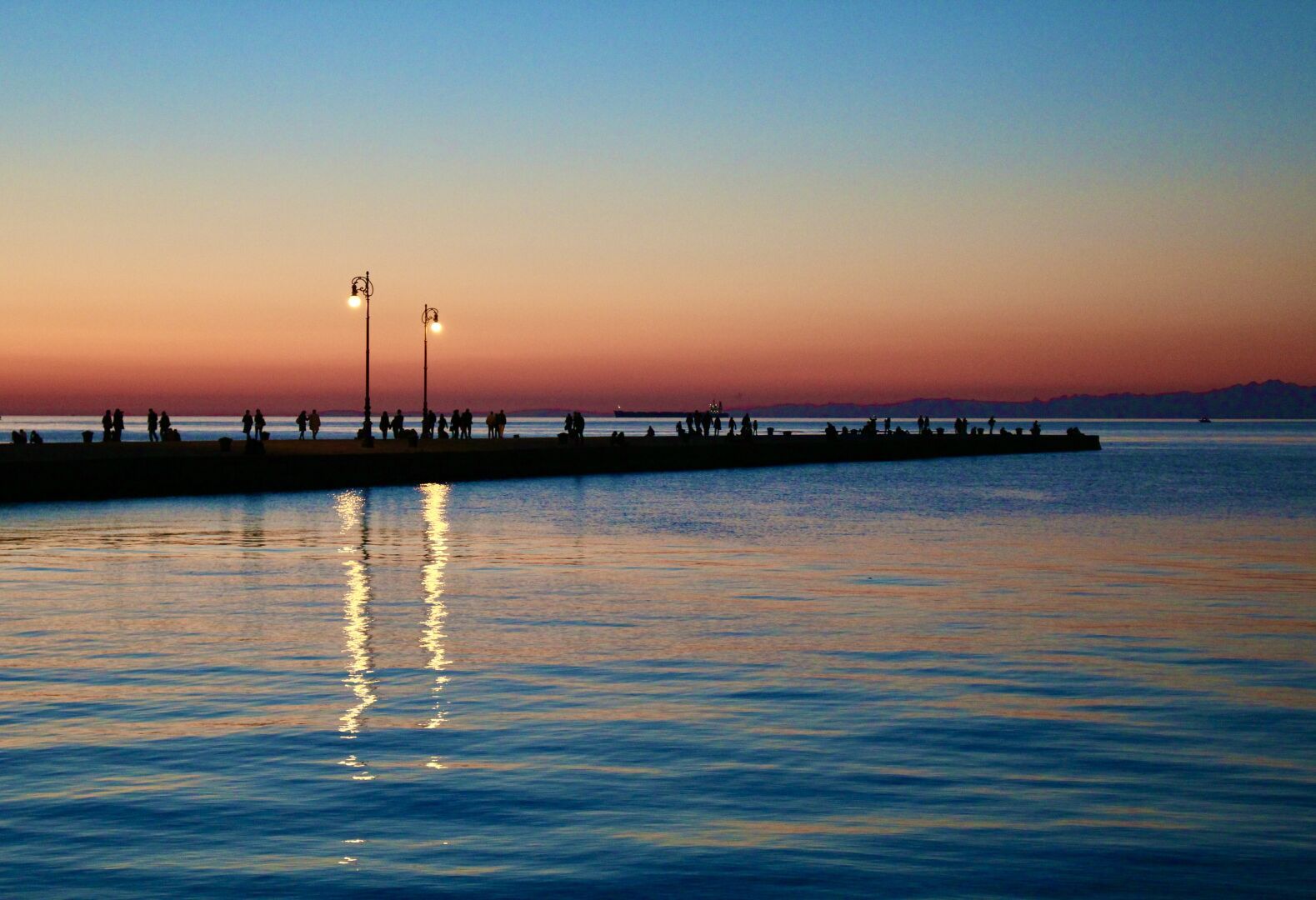 Evening atmosphere in Trieste

#sunset #sundown #photography