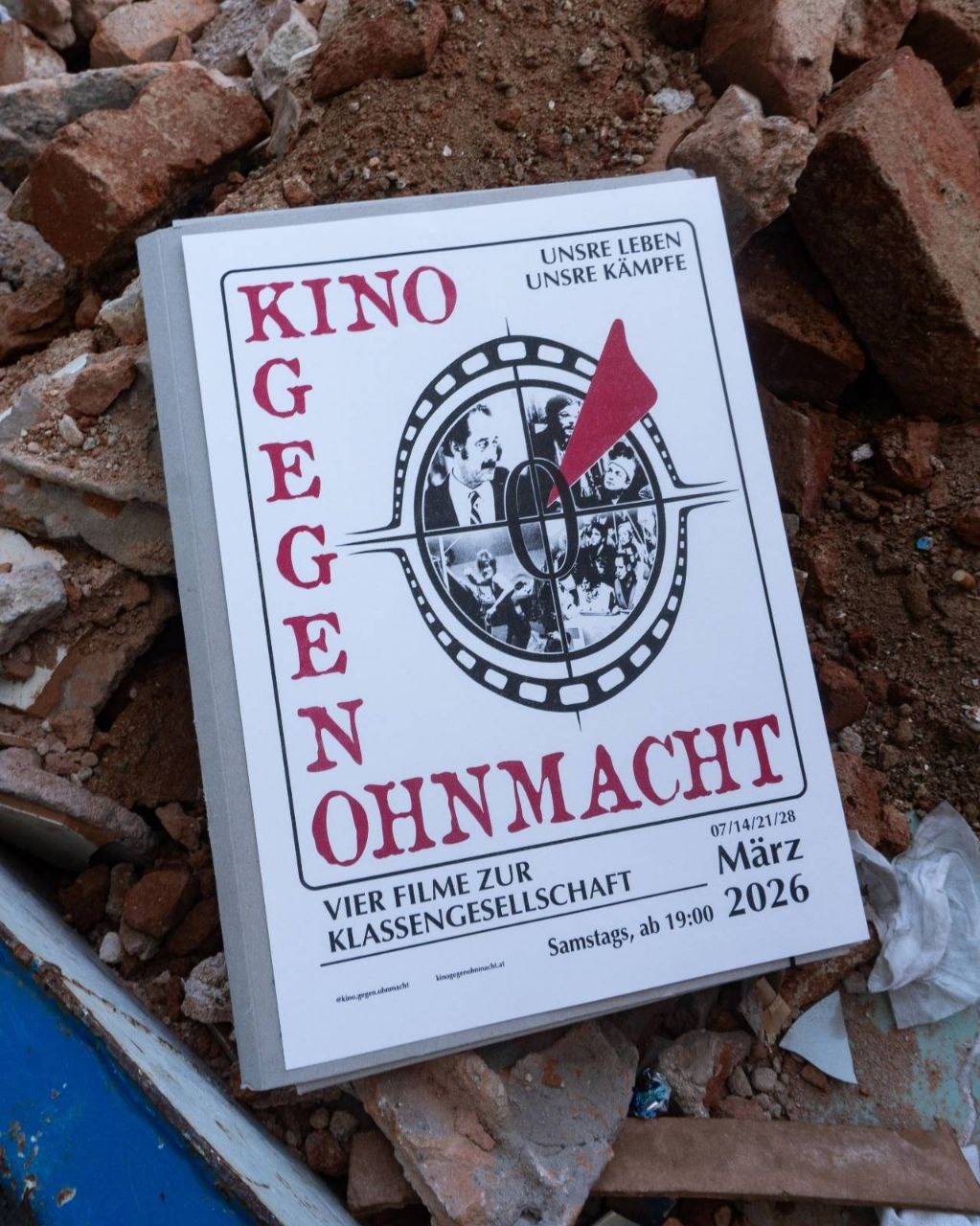 Kino gegen Ohnmacht - Unsre Leben, unsre Kämpfe 
@kinogegenohnmacht@graz.social

Filmkneipe jeden Samstag im März! 

* Sa., 7.3. 
* Sa., 14.3. 
* Sa., 21.3. 
jeweils in der Kometin und am 
* Sa., 28.3.: im KPÖ-Bildungsverein 

Die Türen öffenen jeweils um 19 Uhr und mit dem Film beginnen wir, wenn es sich richtig anfühlt. In der Kometin werden die Filme in zwei Räumen parallel gezeigt, damit es immer einen Ort zum Zusammensitzen und Austauschen gibt. Im KPÖ-Bildungsverein am 28.3. macht Klaus Larcher (GLB & Magna-Betriebsrat) einen Input zum Film. 

Der Eintritt ist frei und für Getränke kann gespendet werden. 

Mehr Infos unter https://kinogegenohnmacht.at/ . 

Foto: (c) Susi Possnitz (IG: su._.po)
Grafik: (c) Lola (IG: mintlola)


#kinograz #kino #cinema #kinokollektiv #klassengesellschaft #kometin #KinoGegenOhnmacht