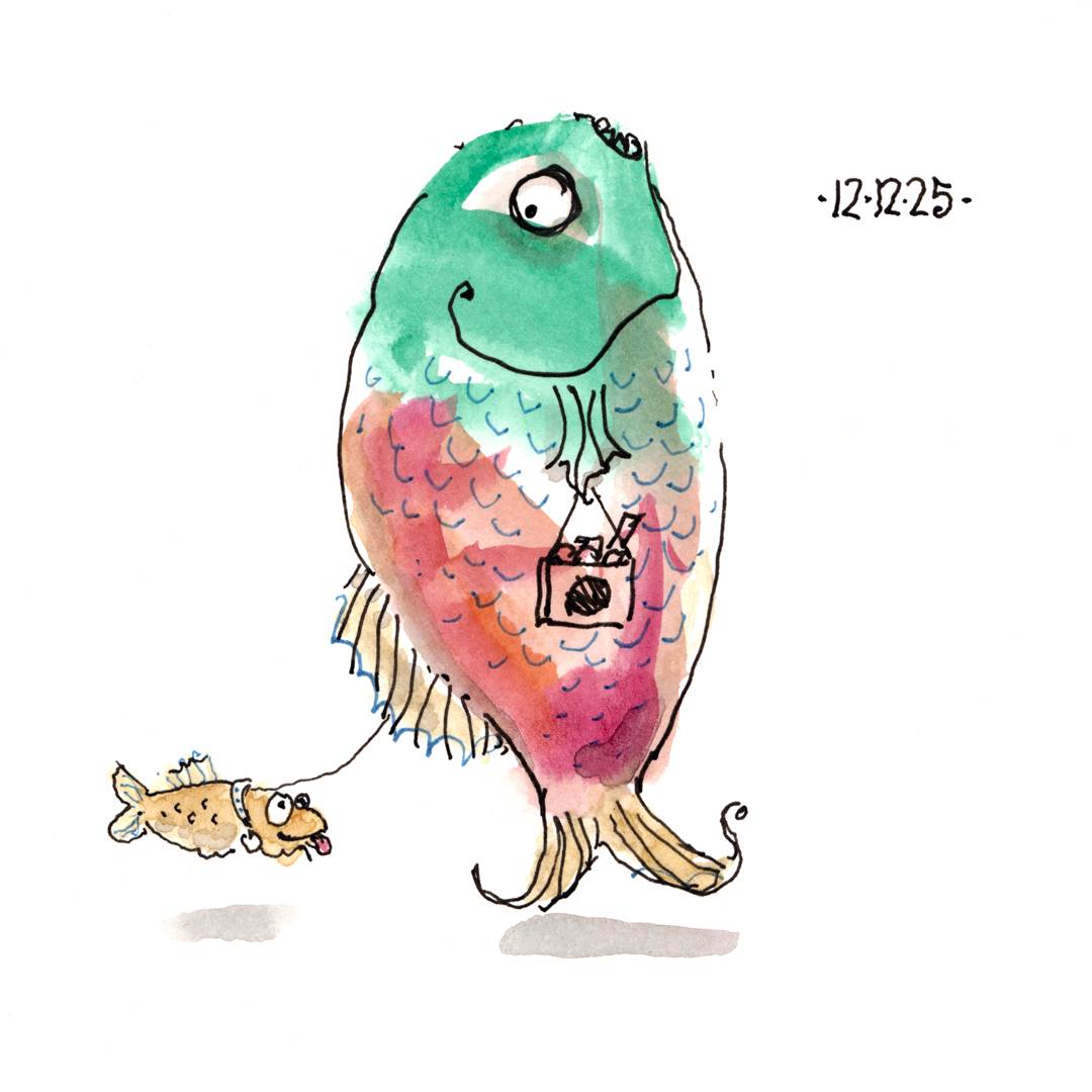Friday fish drawing: a larger upright green and red fish with a shopping bag leads a tiny brown fish on a leash behind her like a pet dog. Both fishes face to the right and look at each other, the larger fish by pointing an eye to the back to see the small one. Underneath are two simple grey shadows, indicating the ground a bit below the figures. Ink and watercolour using coffee for the small, dog-like fish. To the upper right is the date of the drawing: 12.12.25. 

Freitagsfischbild: ein großer , rot-grüner Fisch in aufrechter Haltung mit einer Einkaufstasche führt einen sehr kleinen, braunen Fisch an der Leine hinter sich, wie ein Hündchen. Die beiden schauen nach rechts und haben Blickkontakt, wobei der größere Fisch den Kopf nach oben hält und mit dem Auge nach hinten schielt. Zwei einfache graue Schatten darunter deuten den Boden an, der sich knapp unter den beiden Figuren befindet. Tinte und Aquarellfarbe, mit etwas Kaffee für den kleinen braunen Fisch. Oben rechts steht das Datum: 12.12.25