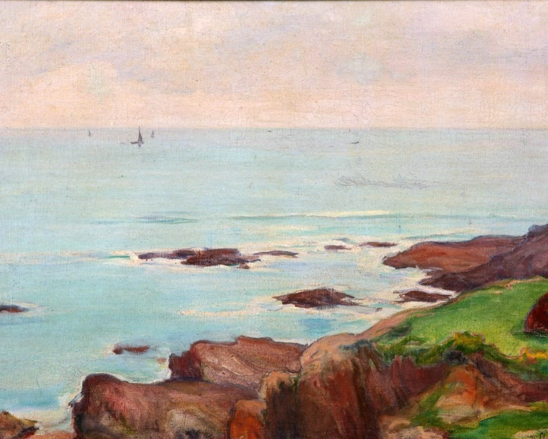 Seascape with view of the sea. Some sailboats far away and a rocky coastline in the front
--------------
Meeresbild mit einigen Segelbooten in weiter Ferne. Das Wetter ist schön, das Meer ist ruhig. Eine steinige Küste im Vordergrund führt zum Wasser