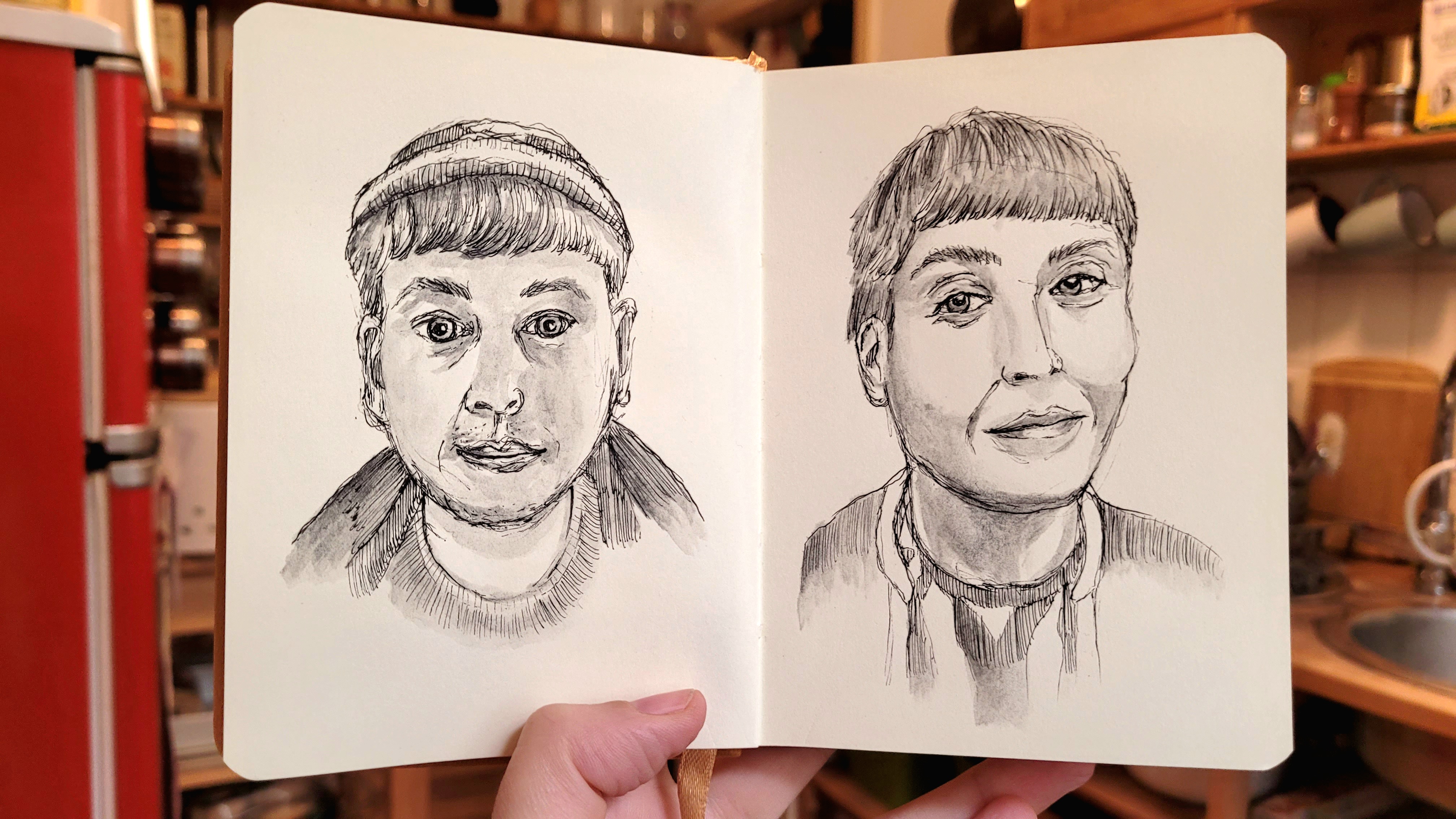 Auf dem Foto sieht man 2 Seiten meines Skizzenbuchs, die jeweils eine Portraitskizze von einem jungen Mann namens Ole  zeigen.